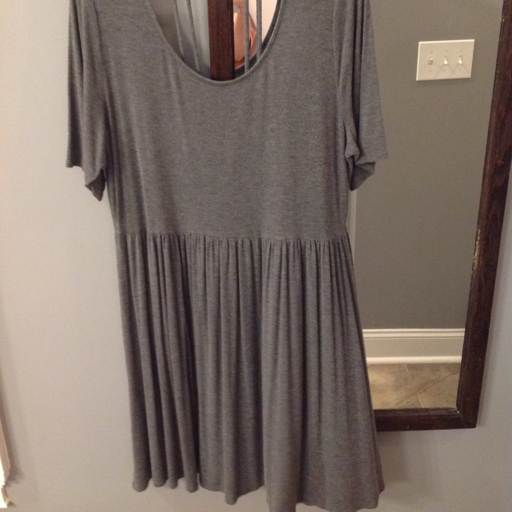 Cute skater dress. Open back